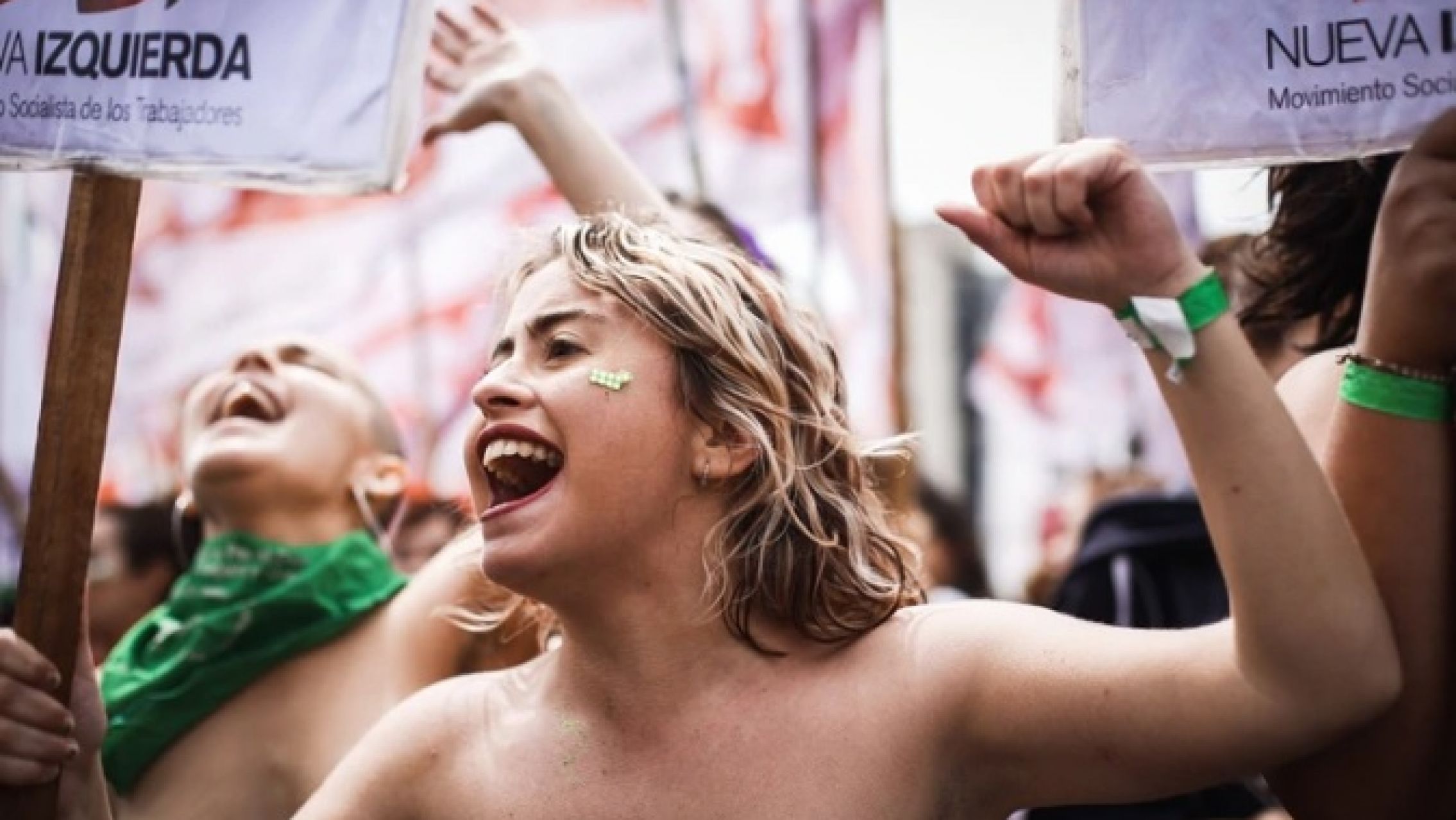 "Tetazo" frente a la Catedral de La Plata