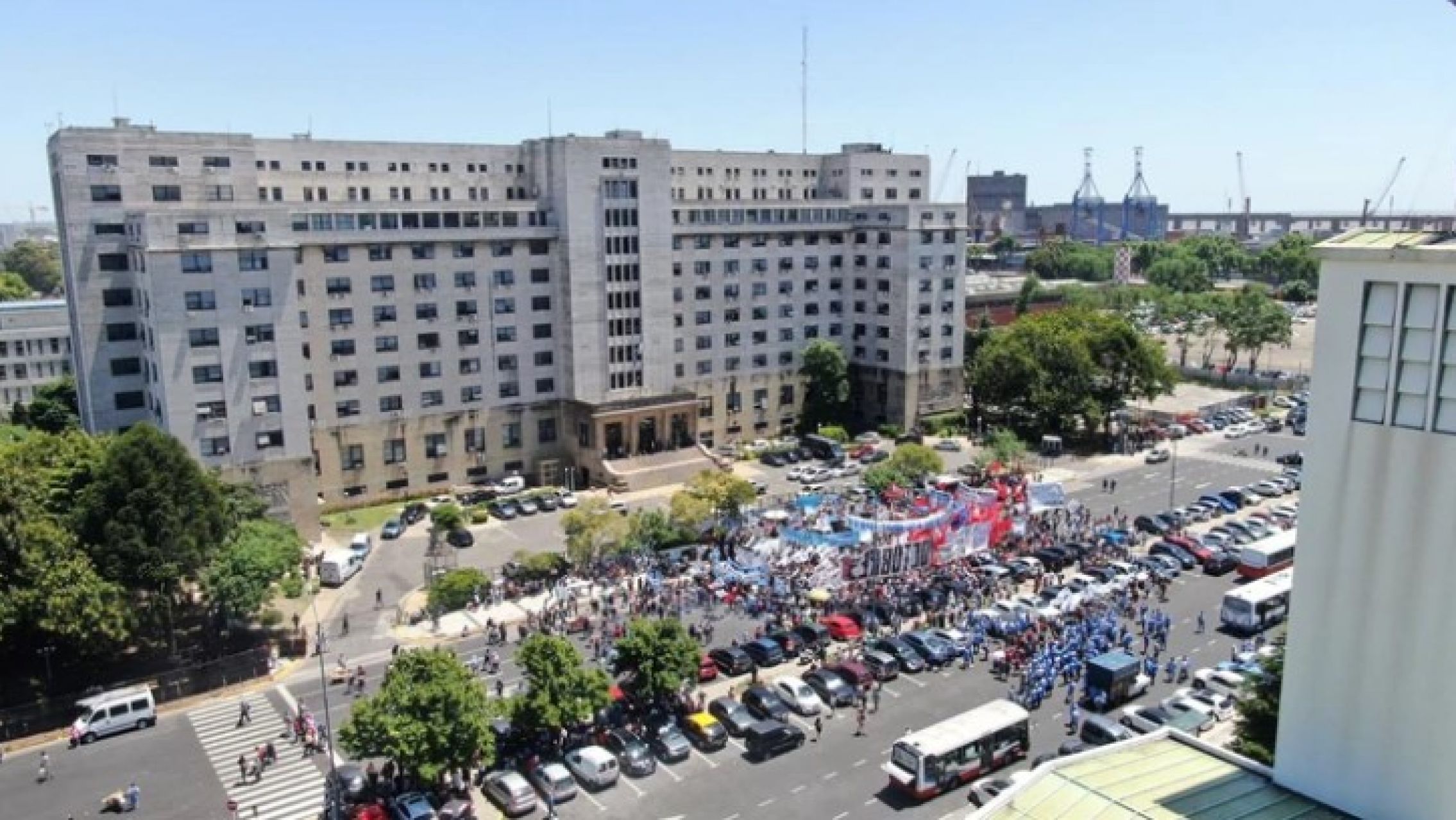 Piqueteros marchan contra el Gobierno y desafían el protocolo de Bullrich: "Seremos miles"