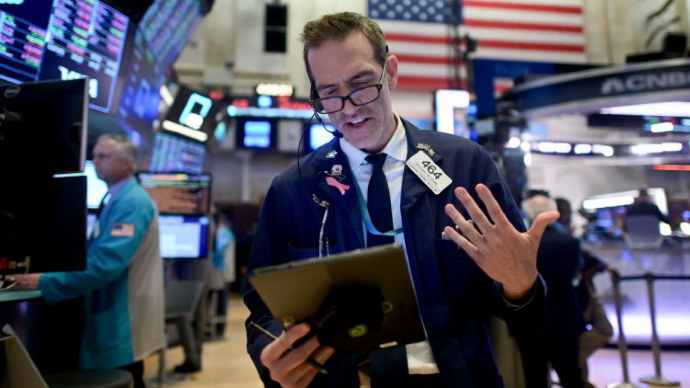 Acciones y bonos que cotizan en Wall Street se disparan tras el triunfo de Milei