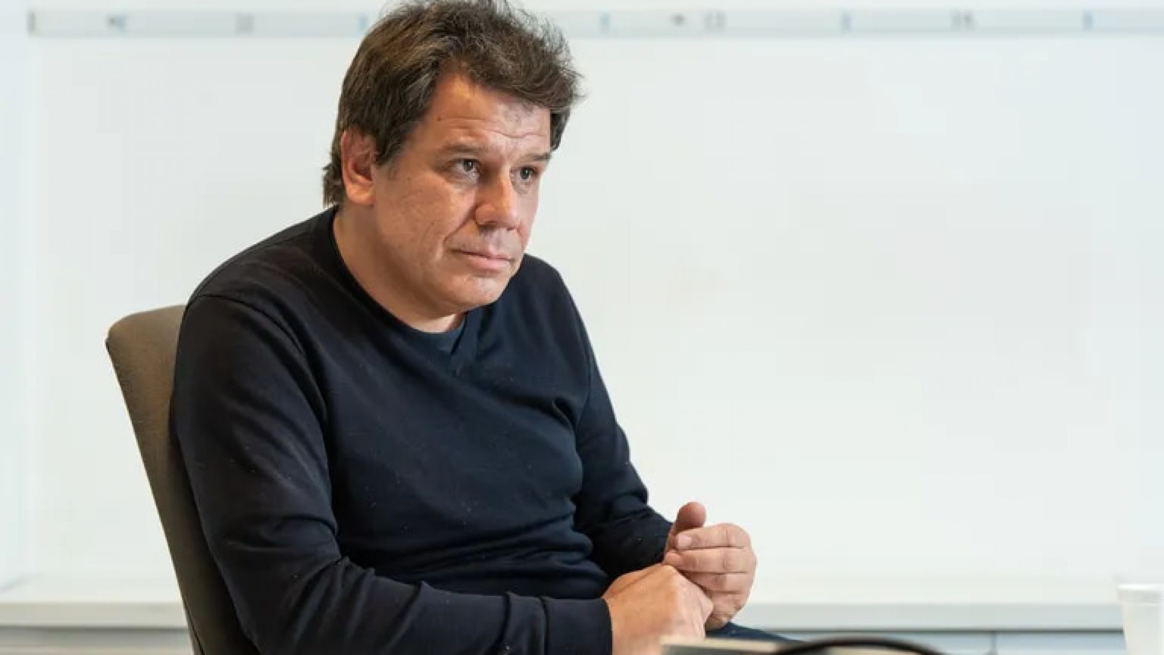 Manes quiso cerrar un encuentro de mujeres radicales pero no lo dejaron hablar