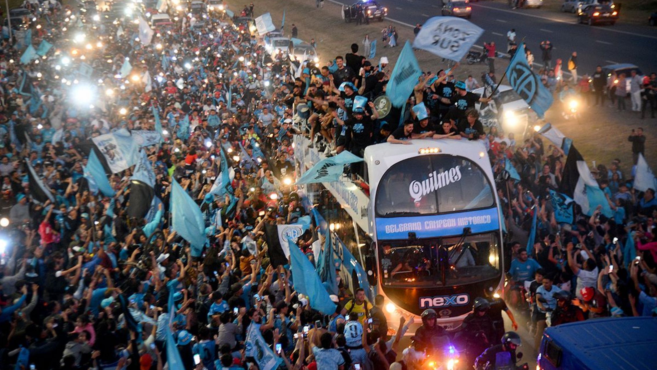 Video: el festejo de los jugadores de Belgrano que casi termina en tragedia