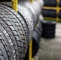 Tocamos fondo: en Córdoba alquilan neumáticos para pasar la verificación técnica