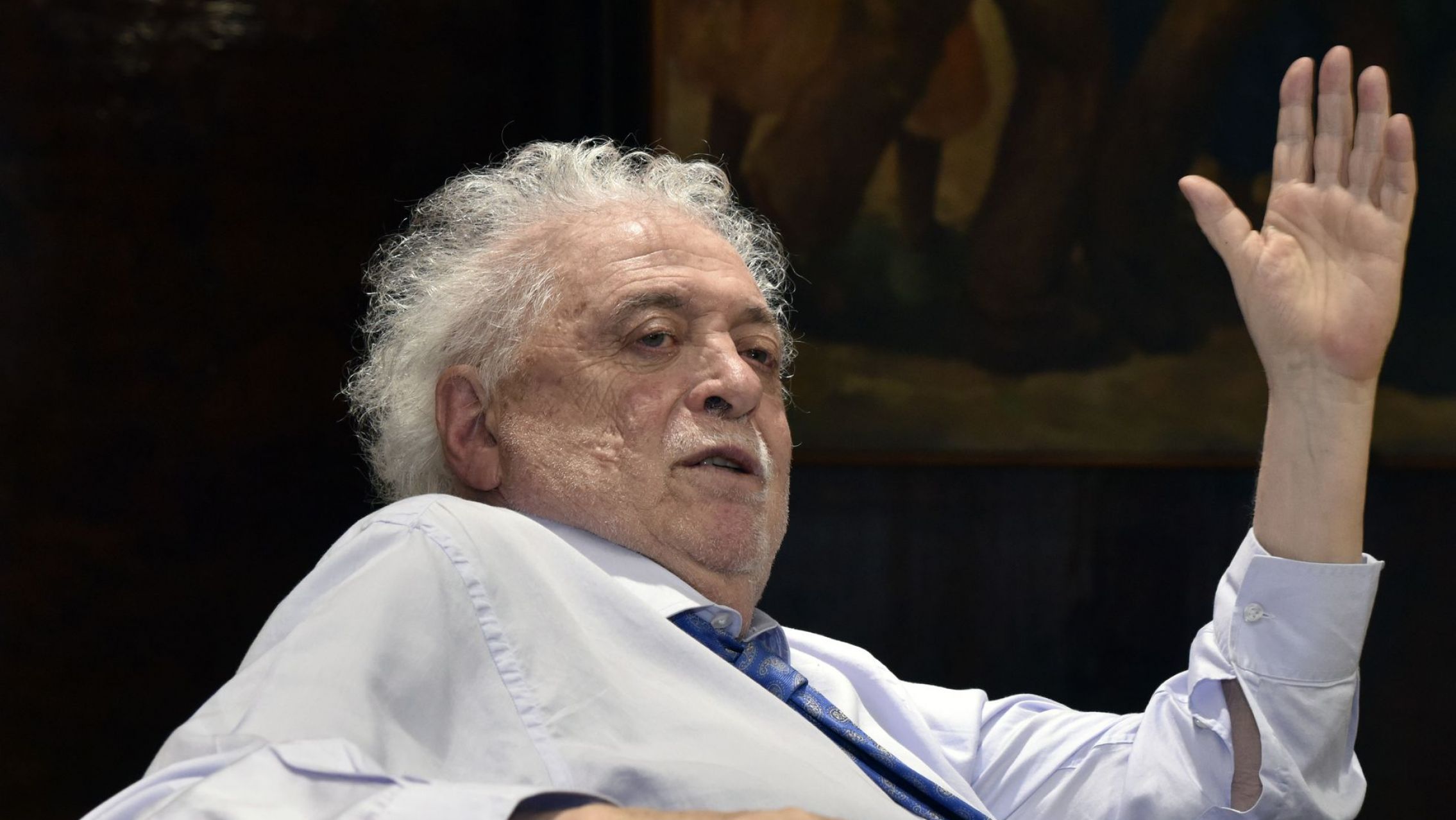 En un polémico acto, el ministro de las vacunas VIP fue distinguido por la UNLP