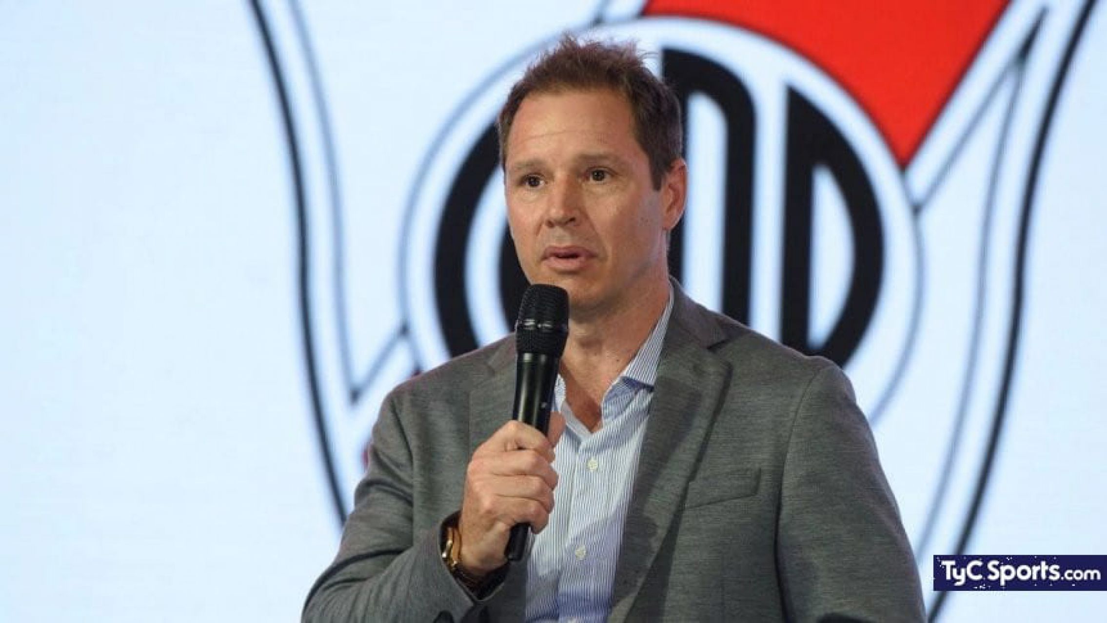 Jorge Brito hizo fuertes declaraciones contra el arbitraje y habló del futuro de Marcelo Gallardo