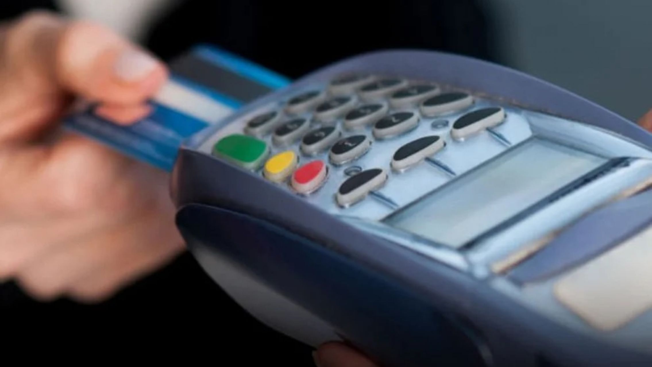 Pagar con Ahora 12 y con tarjeta de crédito será más caro: a cuánto suben las tasas en cada caso