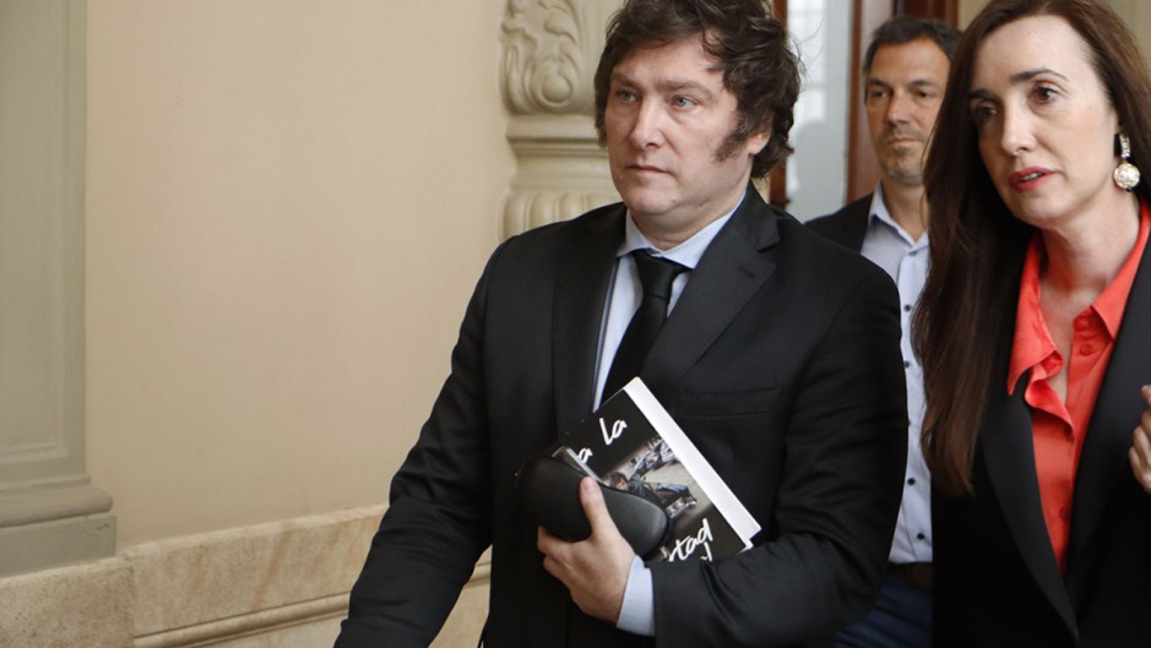 Milei se cruzó con Cristina Pérez por las PASO y apuntó a "los delincuentes" de Juntos por el Cambio