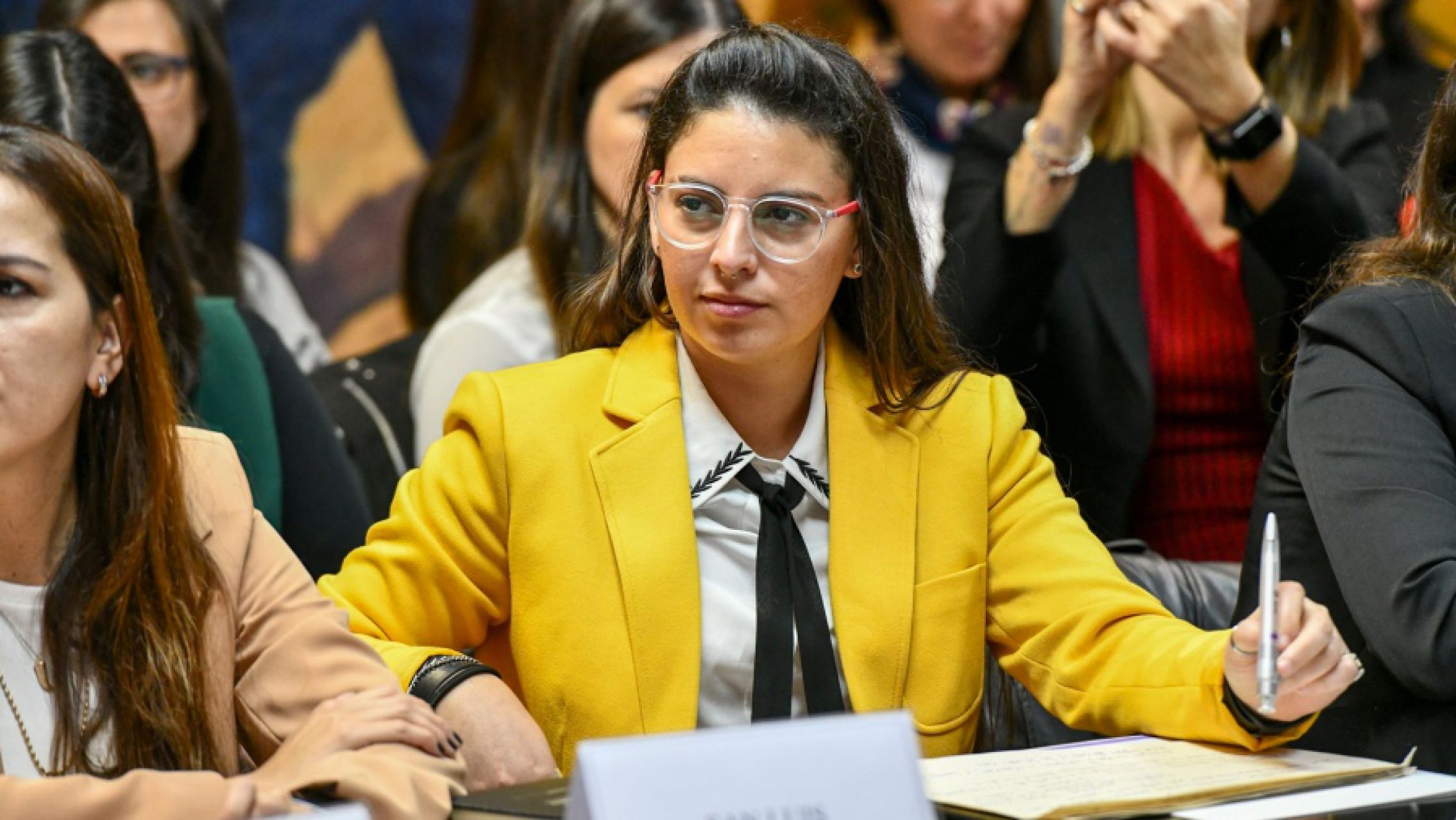 El ministerio de las Mujeres contrató un servicio de remises por 9 millones de pesos