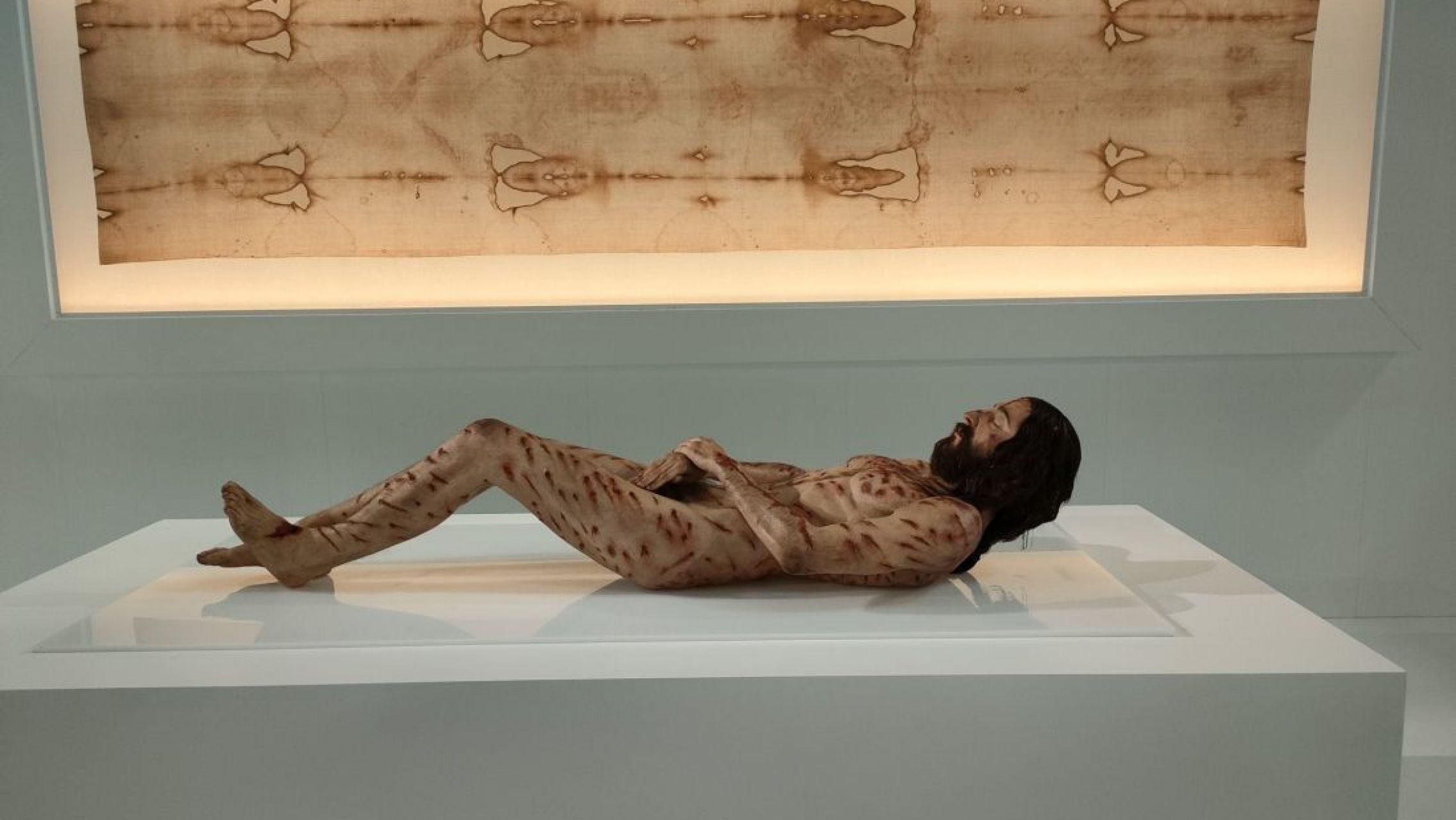 Así habría sido el cuerpo de Jesucristo al haber sido envuelto por la Sábana Santa