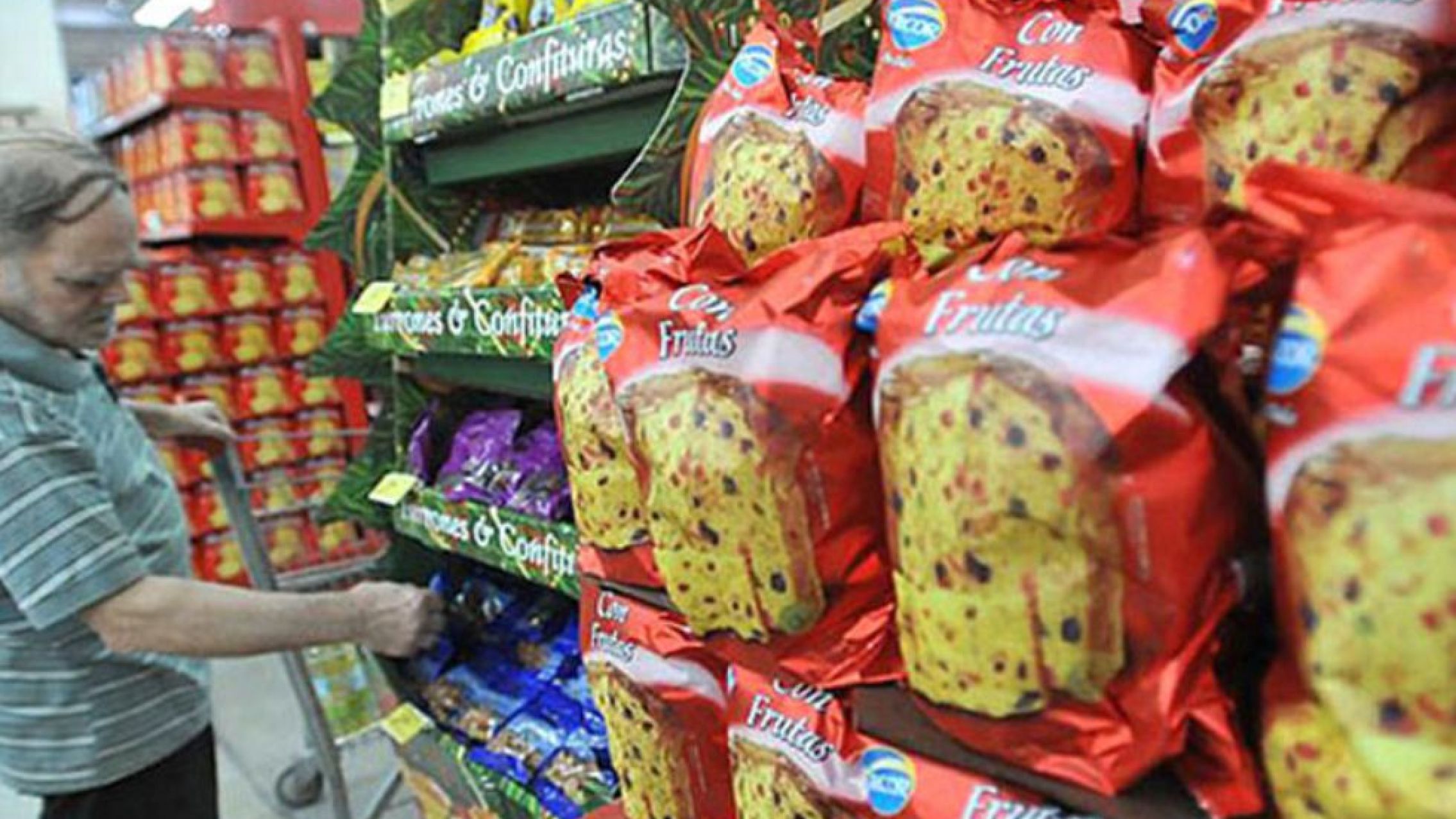 La Nación compró 2.700 toneladas de pan dulce y ya gastó casi $5.000 millones en canastas navideñas