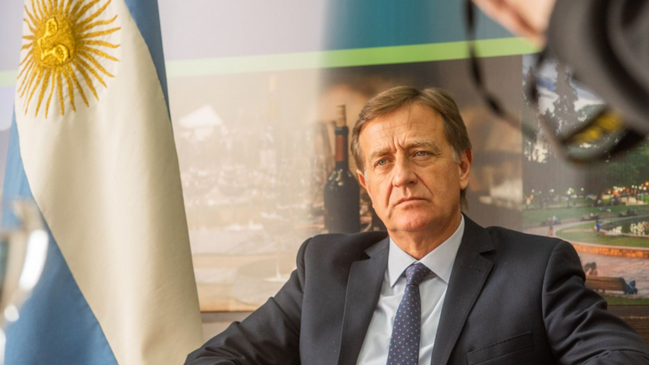 Mendoza llevará el caso de las "tierras mapuches" a la Corte Suprema