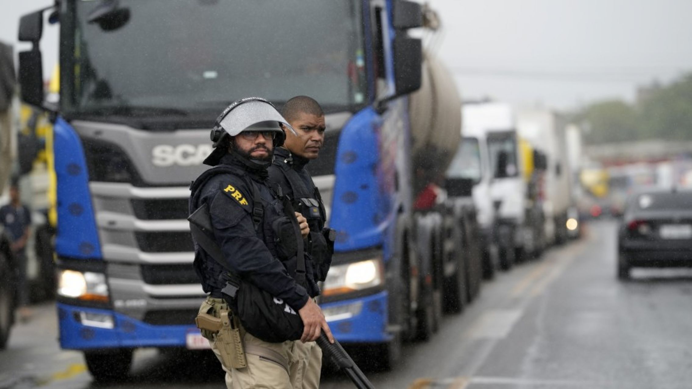 La Corte Suprema manda la Policía Militar a reprimir a los bolsonaristas que sitian San Pablo
