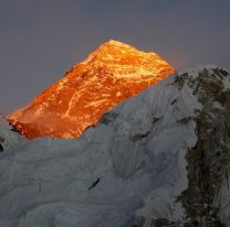 Un impactante descubrimiento en la cima del Everest pone de cabeza todo lo que sabíamos hasta hoy
