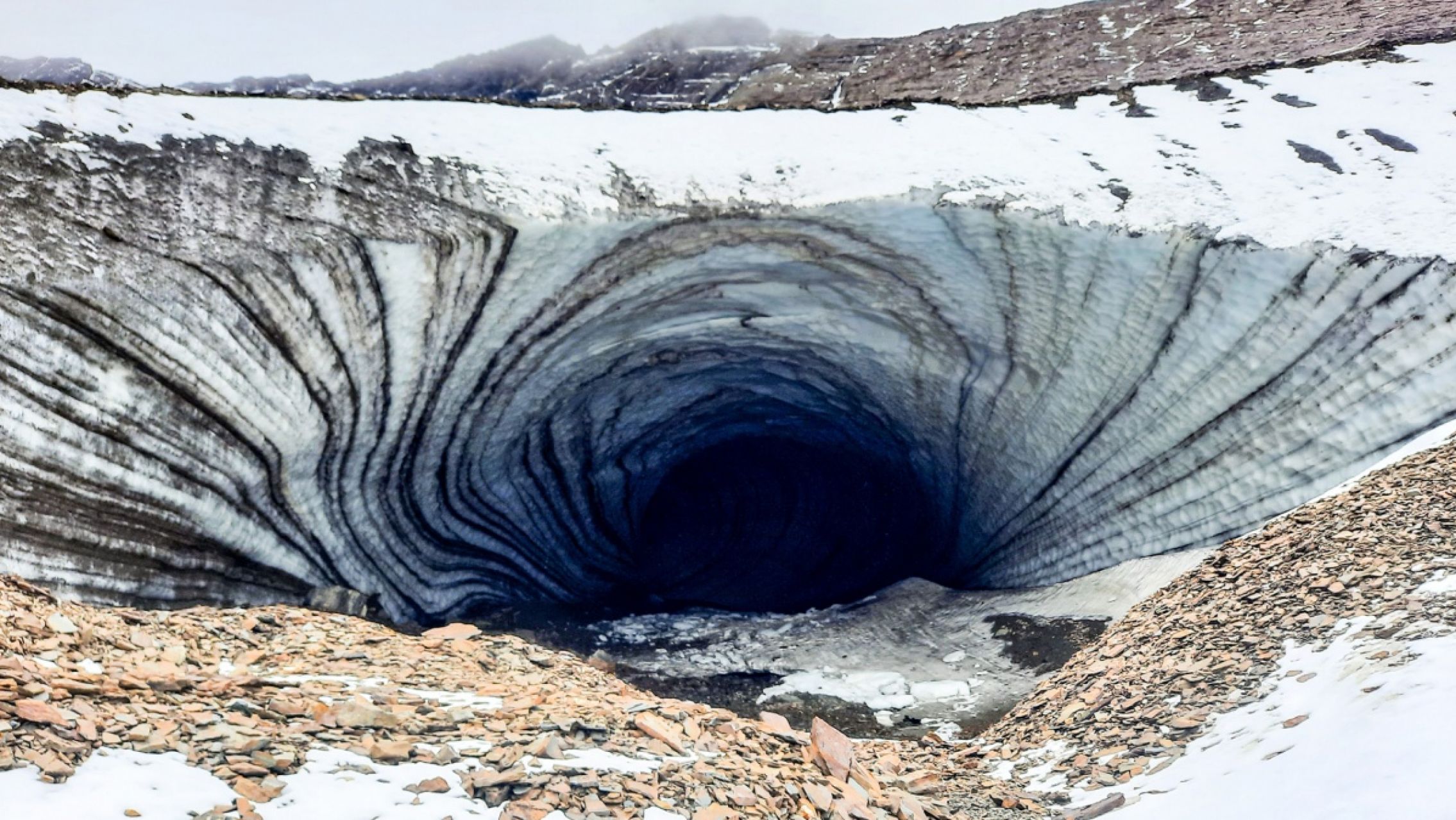 Un turista brasilero murió aplastado por un trozo de hielo que cayó en una cueva