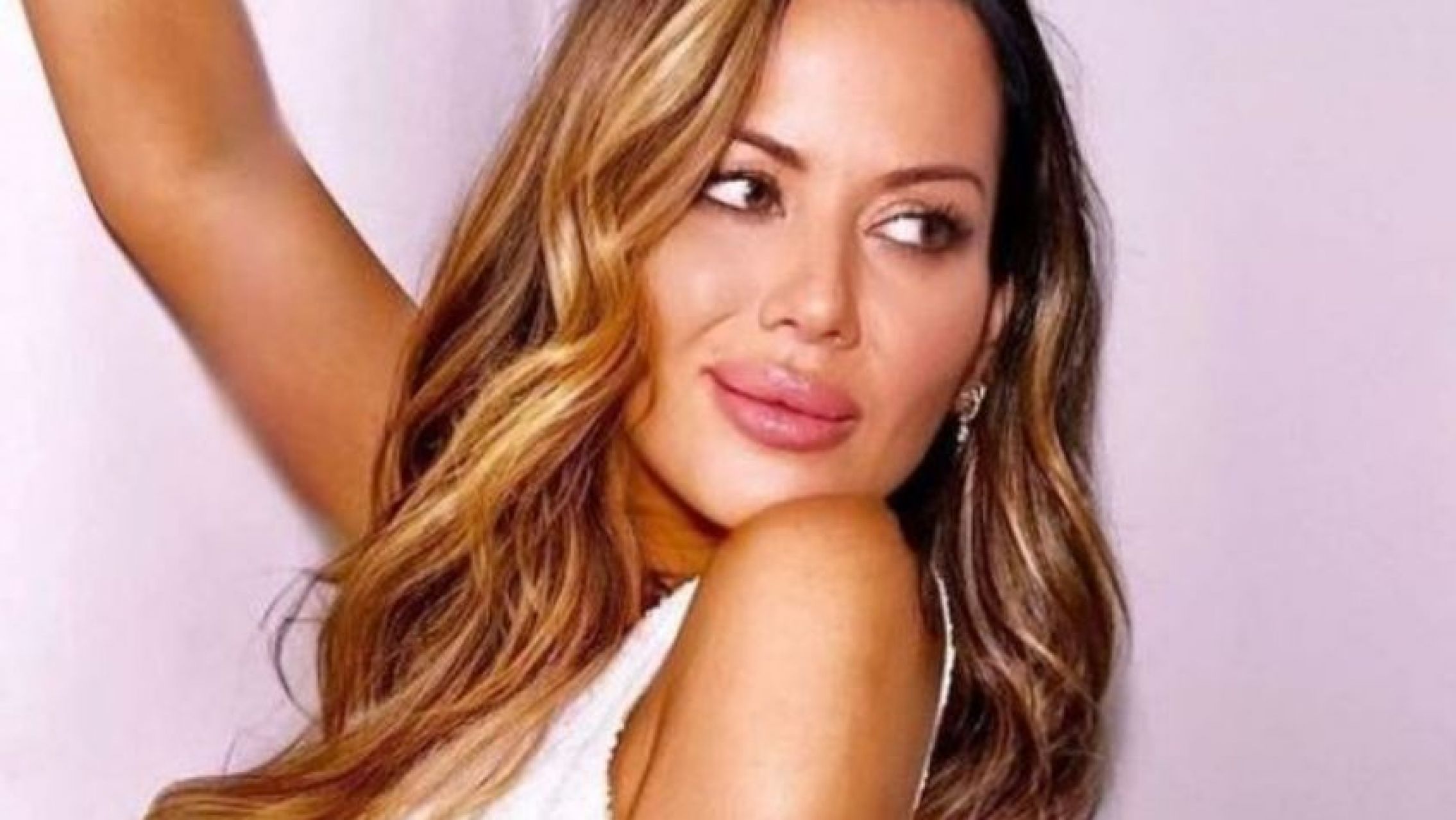 Karina Jelinek mostró el tratamiento estético que hace para cuidar su cuerpo