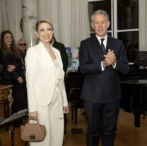 De paseo por París, Fabiola Yañez lució una cartera de 77 mil pesos