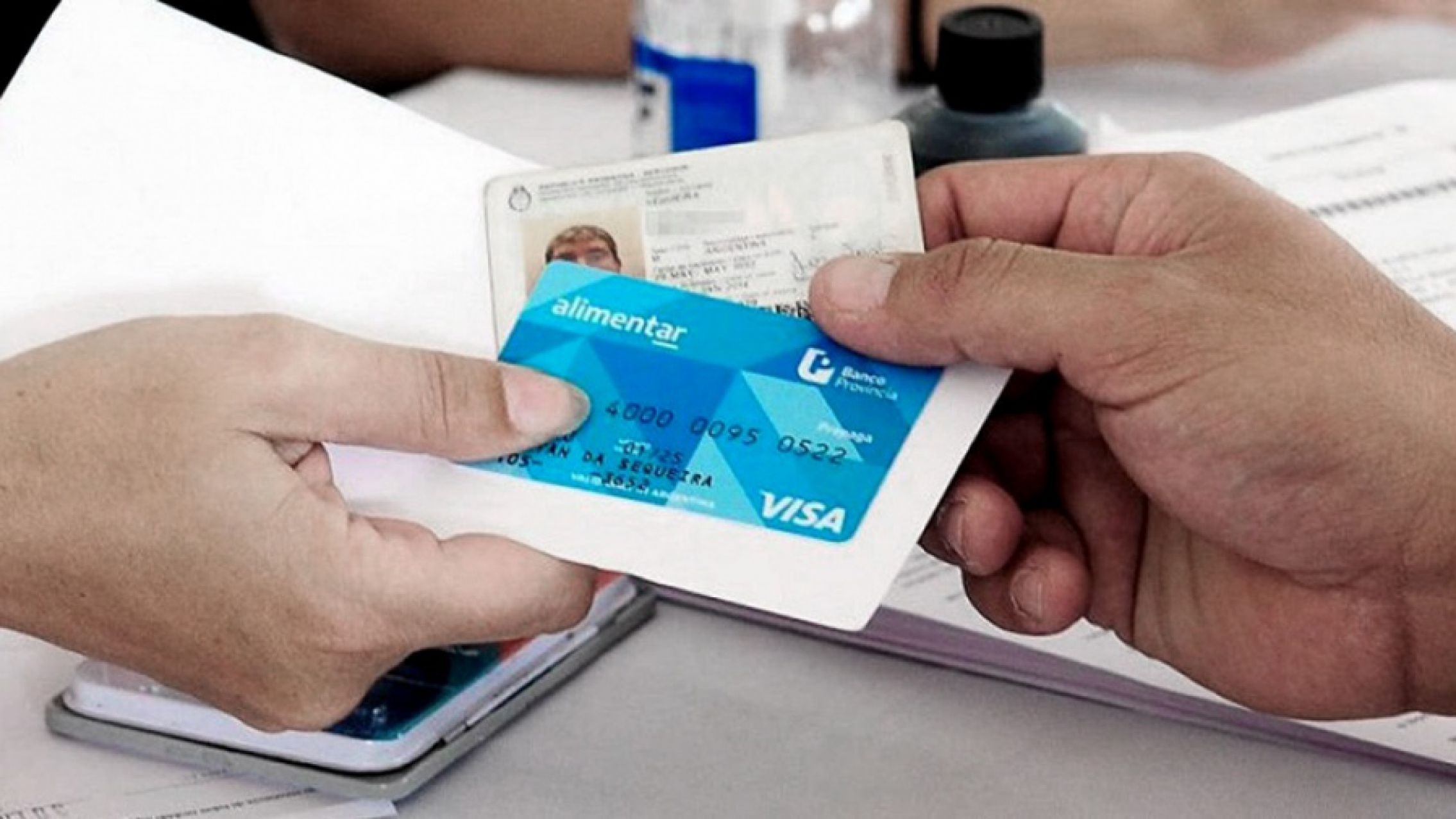 El Gobierno aumentó un 40% el monto de la Tarjeta Alimentar