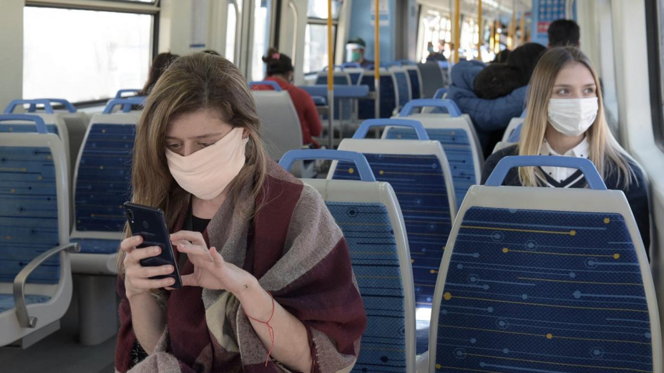 Coronavirus: subieron 115% los casos en una semana y recomiendan usar barbijo en espacios cerrados