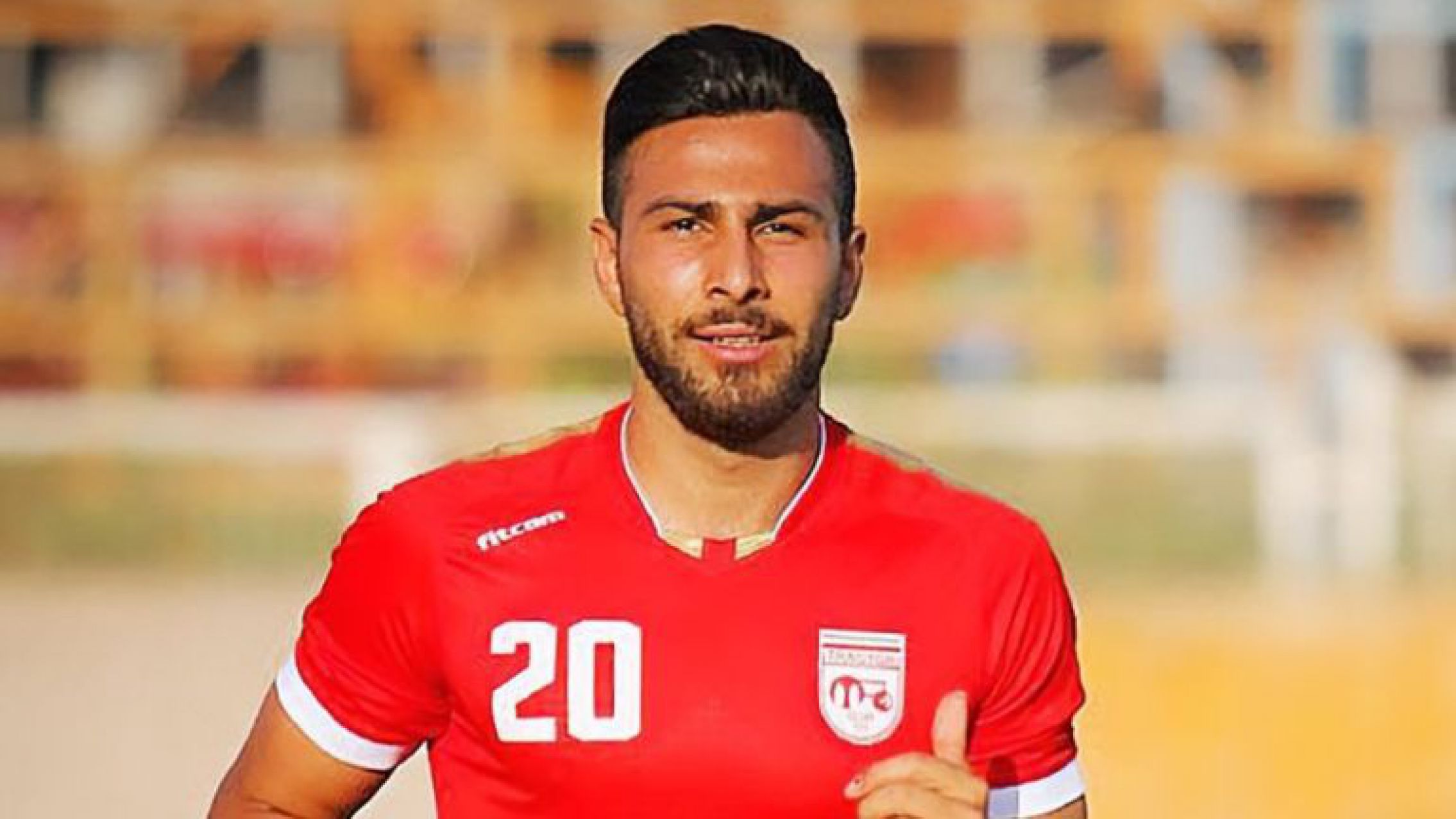 Futbolista iraní fue condenado a muerte por defender los derechos de las mujeres