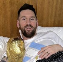 Messi y el mejor despertar: mates en la cama y abrazado a la Copa del Mundo