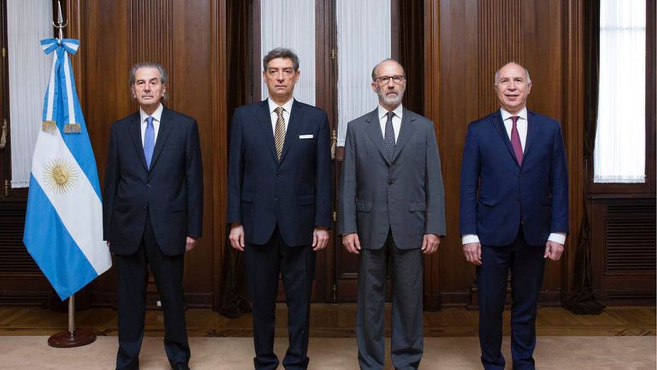 La Corte cerró la causa de las coimas de Siemens por los DNI y bloqueó investigar el rol de Macri