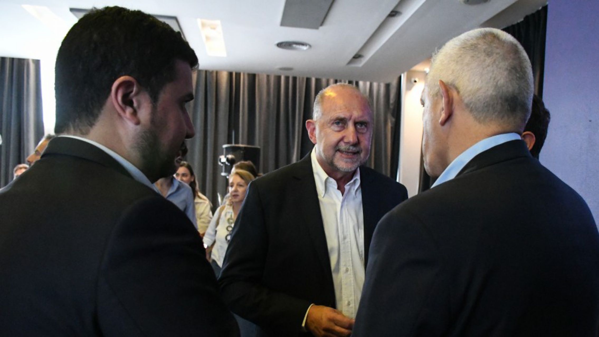 Santa Fe aceptaría los bonos que rechaza Larreta, pero pide más dinero