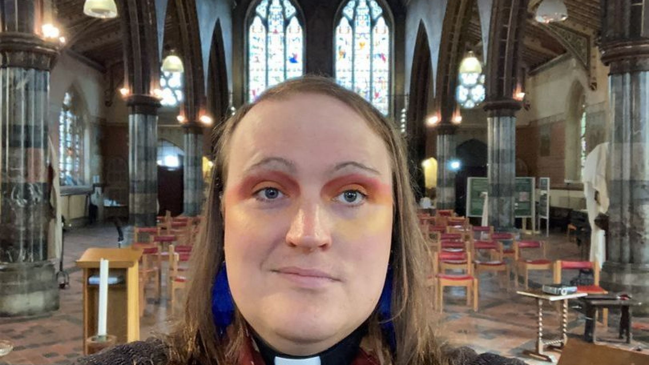 Sacerdote no binario: la iglesia ya cuenta con su primer sacerdote de este tipo