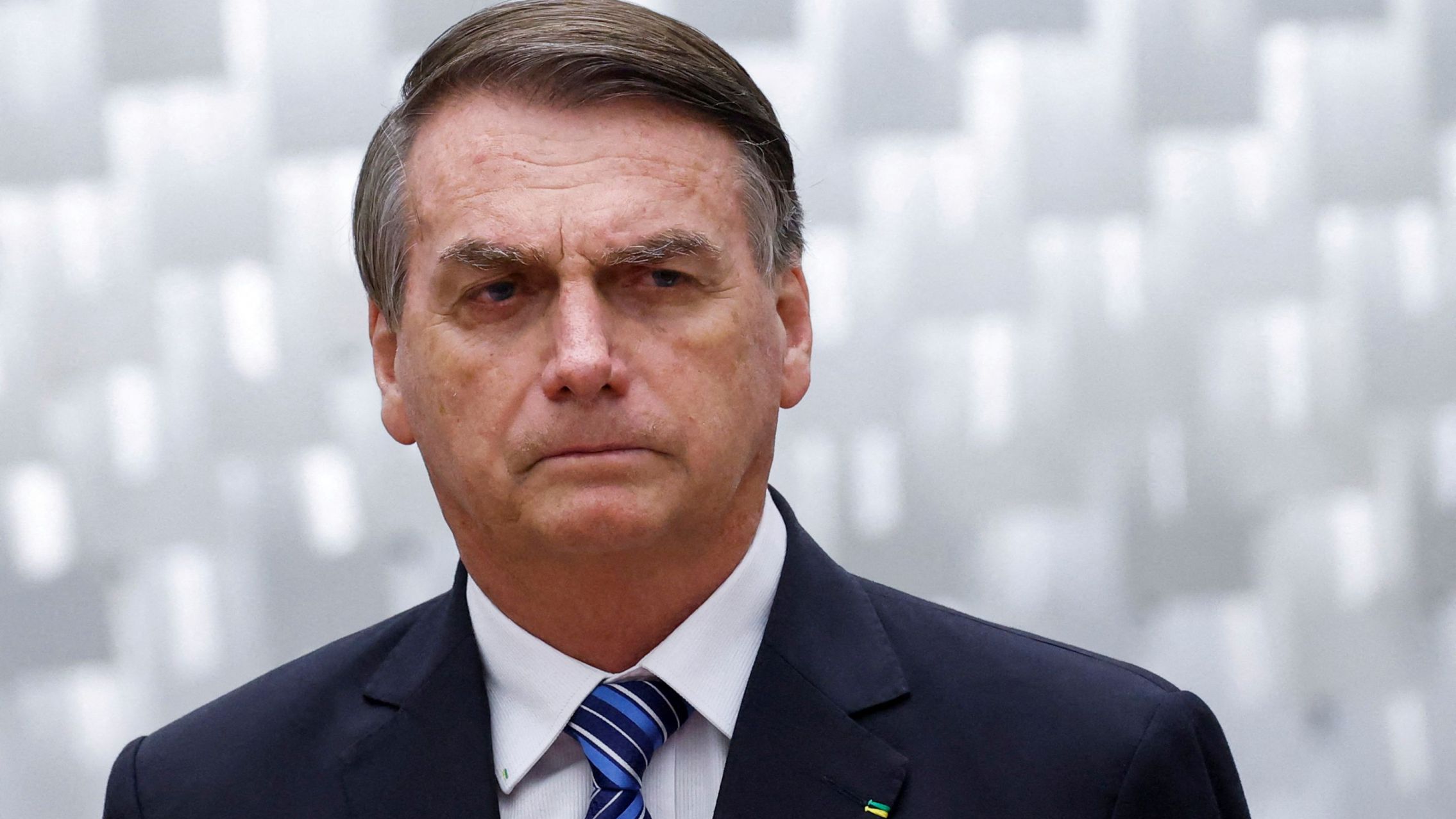 Internaron a Jair Bolsonaro por "fuertes dolores abdominales"