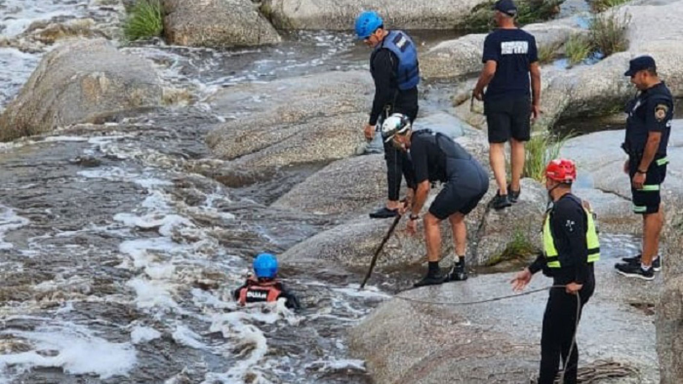Buscan intensamente a un nene de 8 años que cayó a un arroyo