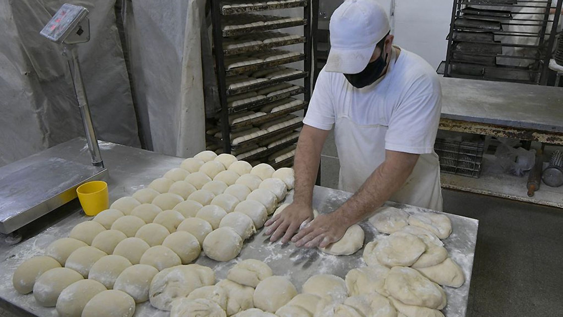 El pan aumentará 6% desde el lunes y rozará los 500 pesos en el AMBA