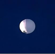 Estados Unidos monitorea un globo espía chino que sobrevuela su espacio aéreo