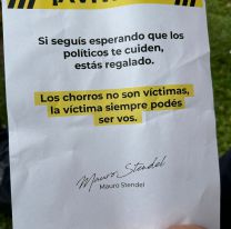 Un empresario repartió picanas en el Subte y aseguró que "es momento de empezar a defendernos nosotros"