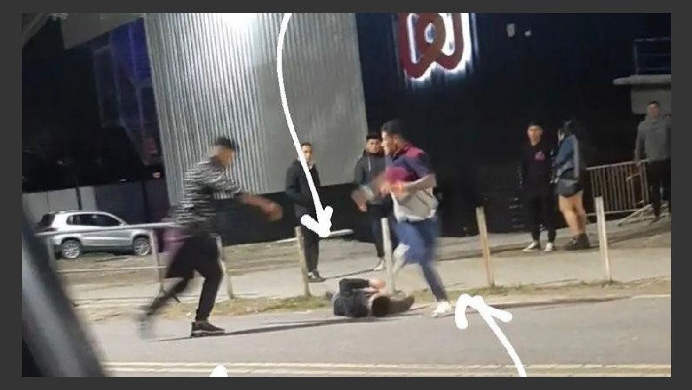 Golpearon hasta dejar inconscientes a dos jóvenes a la salida de un boliche en Santa Fe