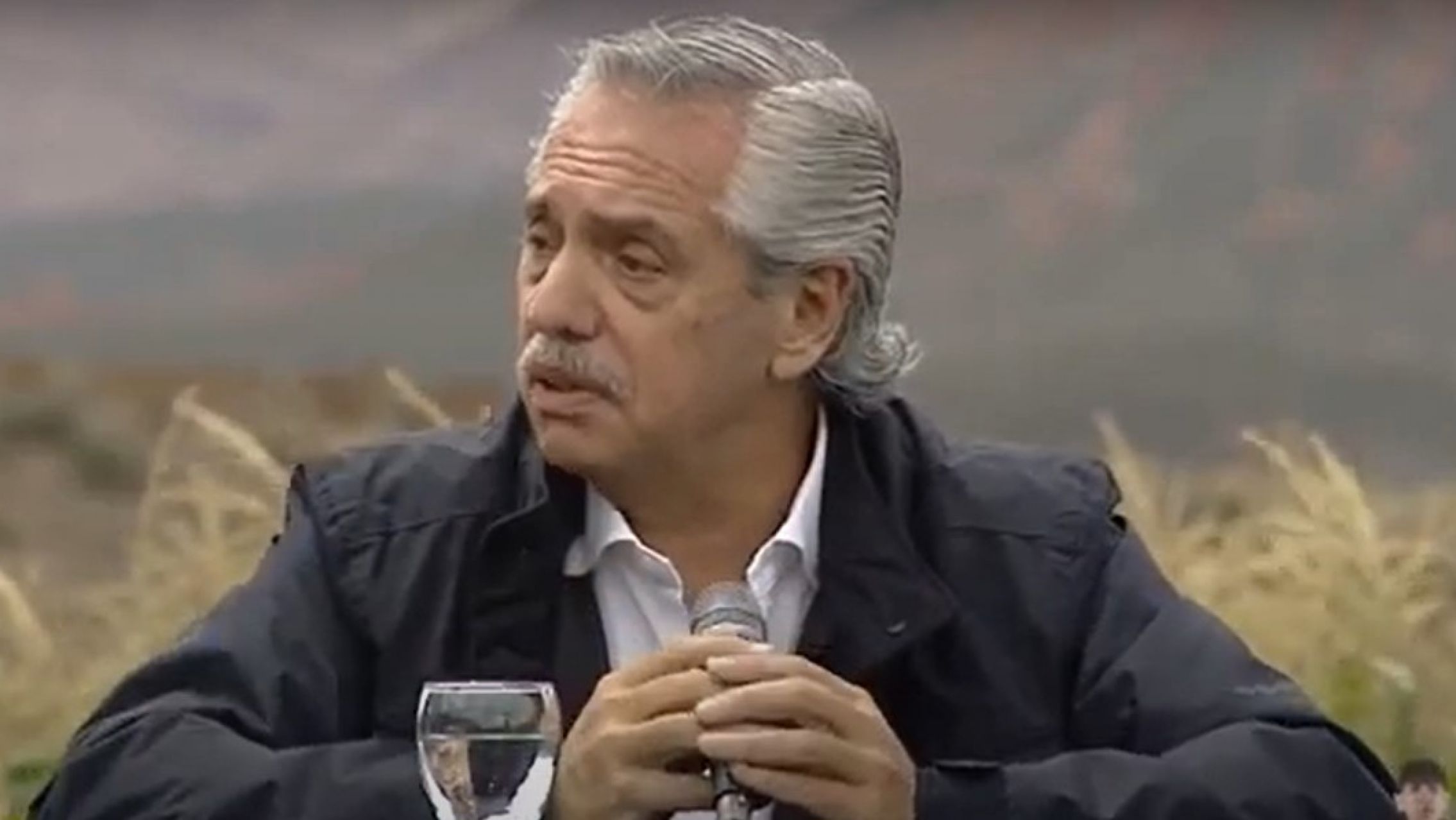 Alberto Fernández, sobre el mensaje mafioso a la familia Messi: "Algo más habrá que hacer"