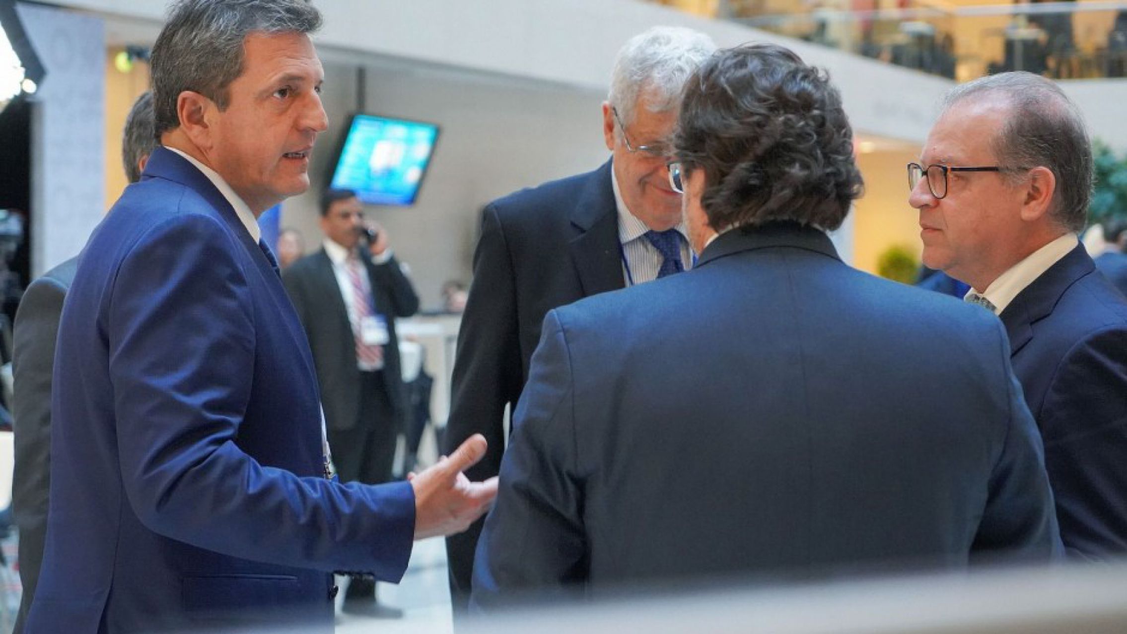 Los bancos apoyan el canje de deuda de Massa: "Peor es el reperfilamiento"