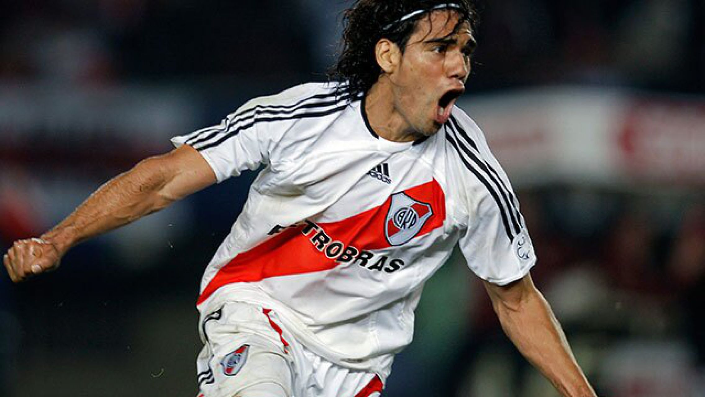 Radamel Falcao protagonizó un duro cruce con un hincha de River que lo cuestionó por no regresar al club