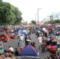 "Si aparece la comida, mínimamente discutiríamos levantar el acampe", prometieron desde Unidad Piquetera