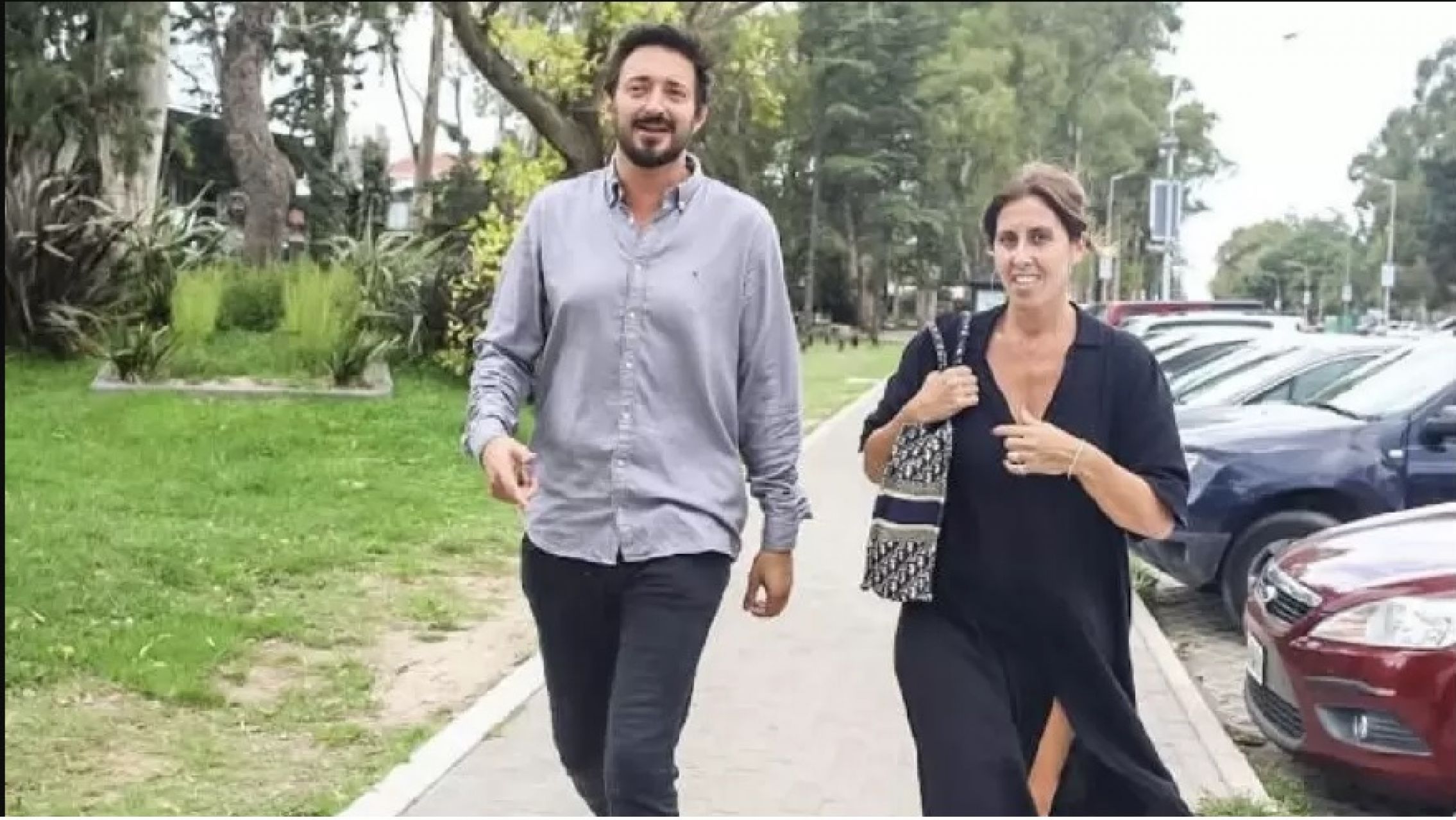 Una funcionaria lució una cartera de seis veces su sueldo durante un spot de campaña