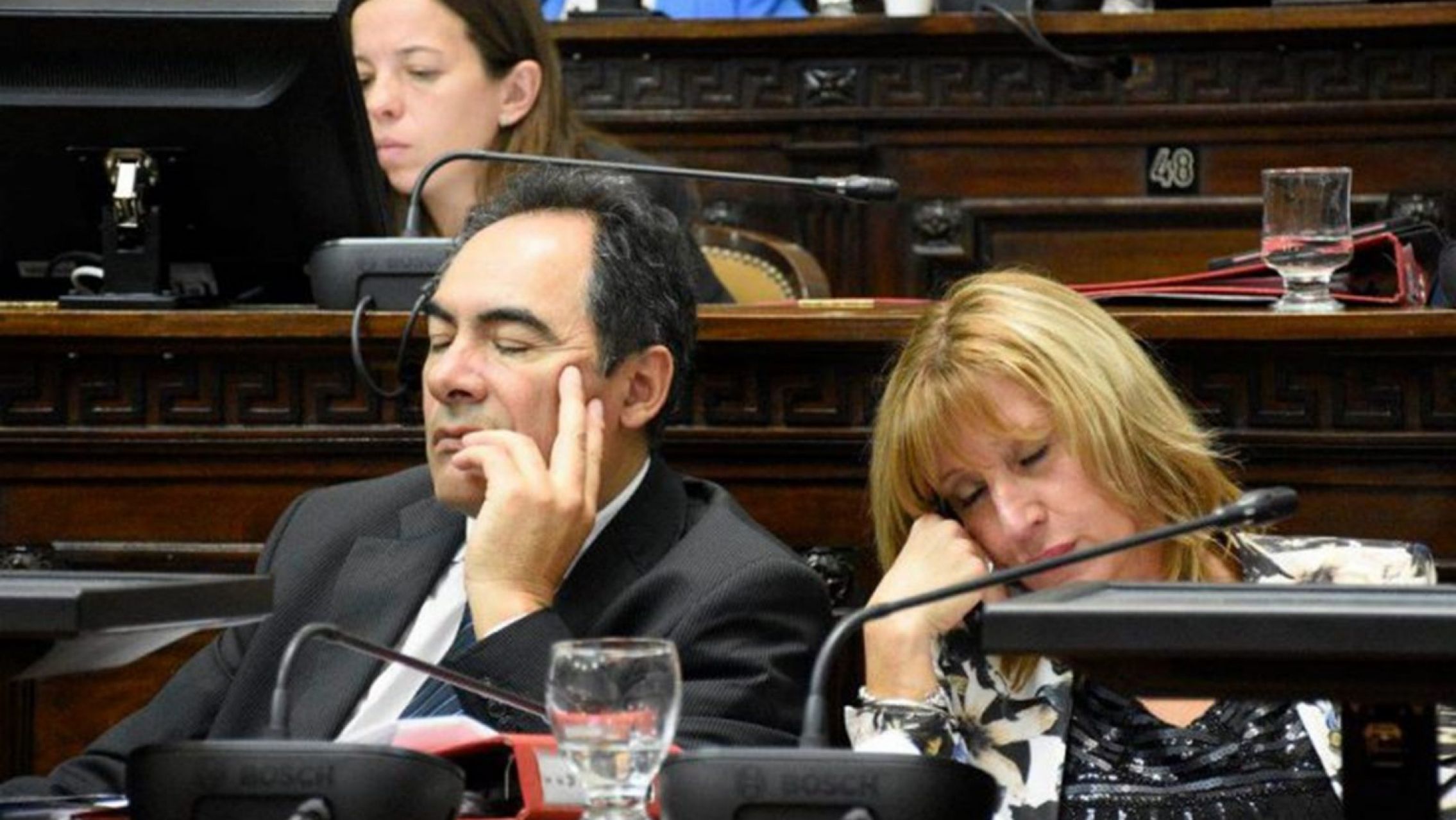 Diputada inventó un ítem para ajustar docentes, pero cobra dos sueldos del Estado