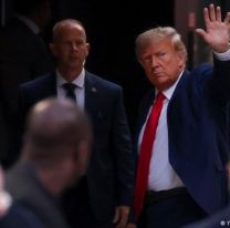 Acorralado, Donald Trump arribó a Nueva York para entregarse: quiere evitar cámaras durante la audiencia