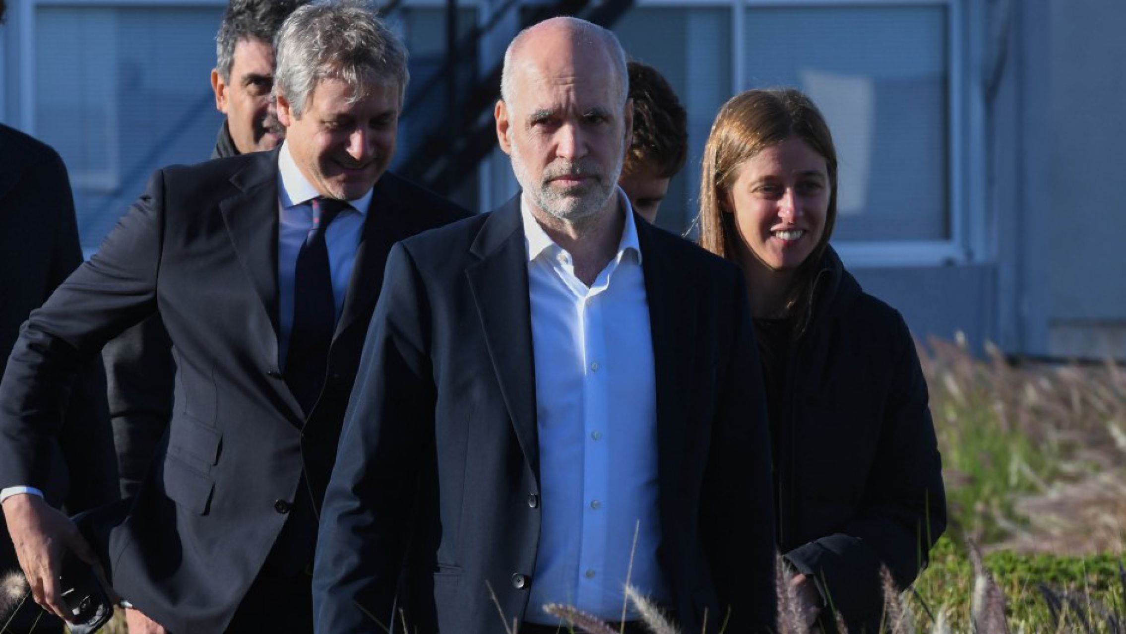 Tras la presión de Patricia, en el larretismo descartan una licencia como jefe de gobierno