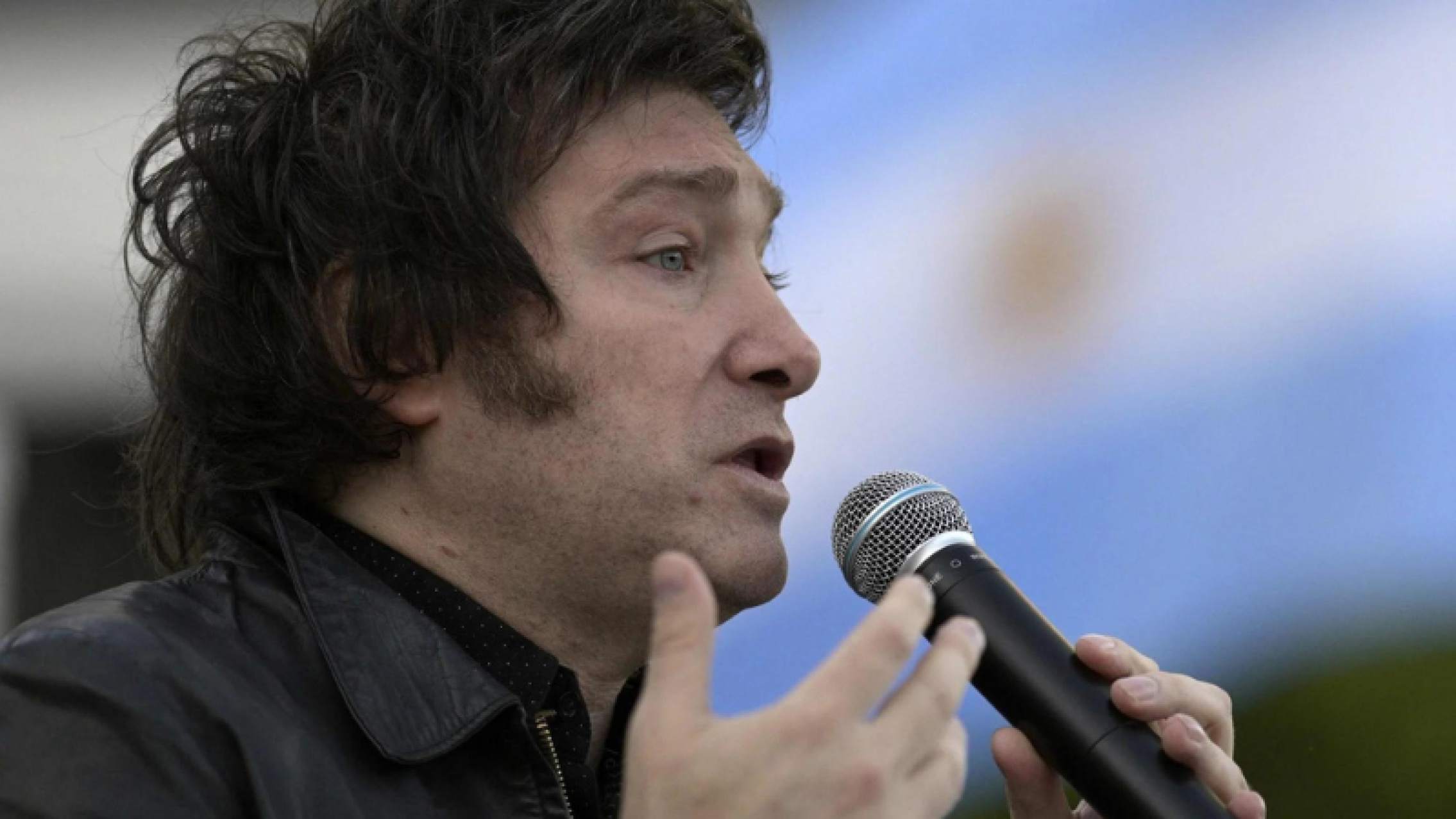 El Gobierno dio a conocer las primeras medidas de ajuste para "evitar la catástrofe"