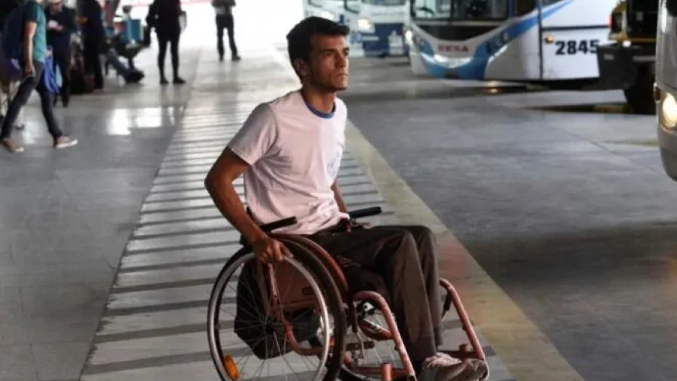 Las empresas de micros de larga distancia suspenderían la entrega de pasajes gratis por discapacidad