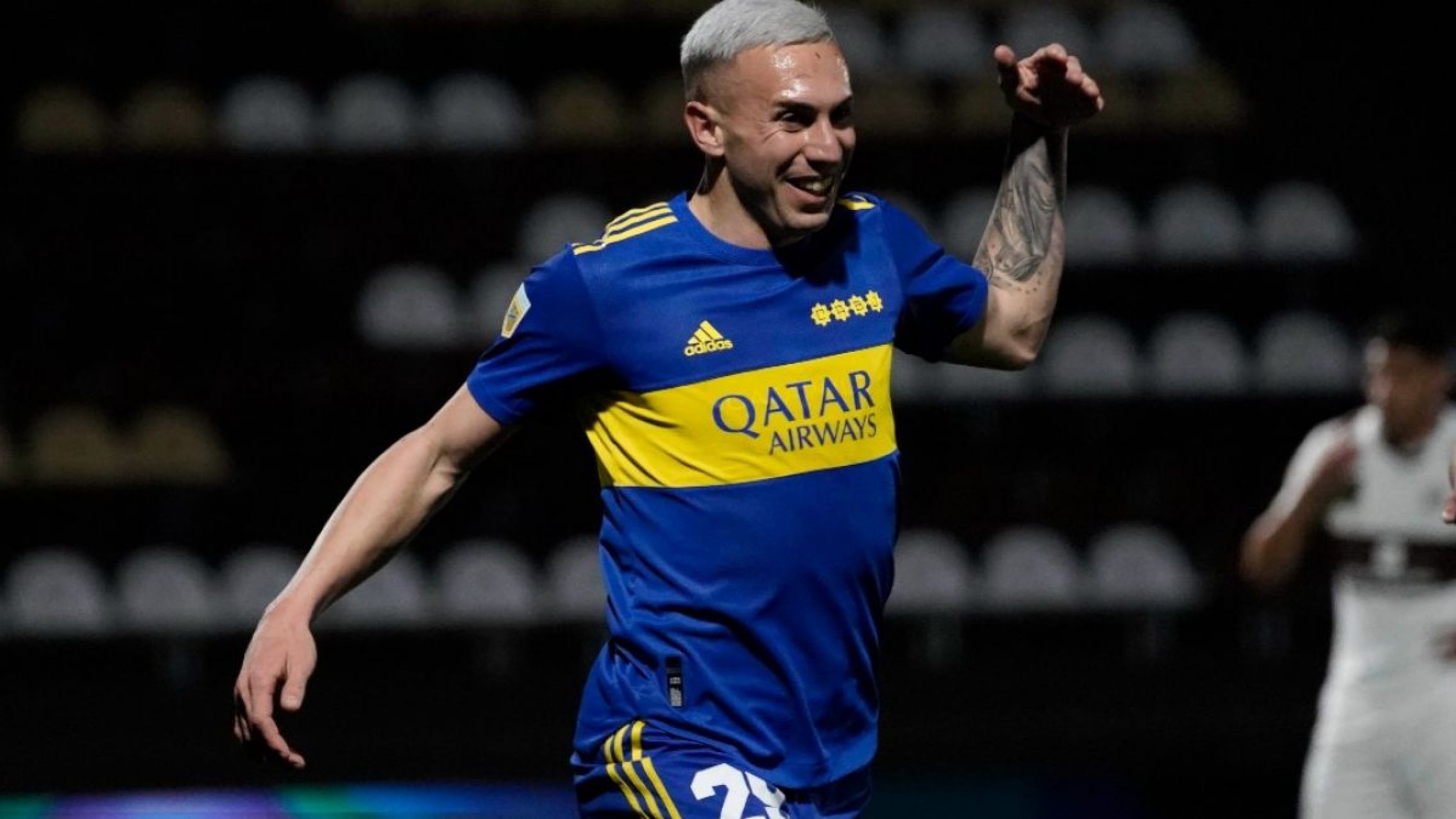 Boca se enfrenta a Colo Colo en Chile con el liderazgo del grupo en juego