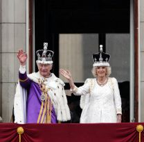 Carlos III llega a Francia en su primera visita como rey
