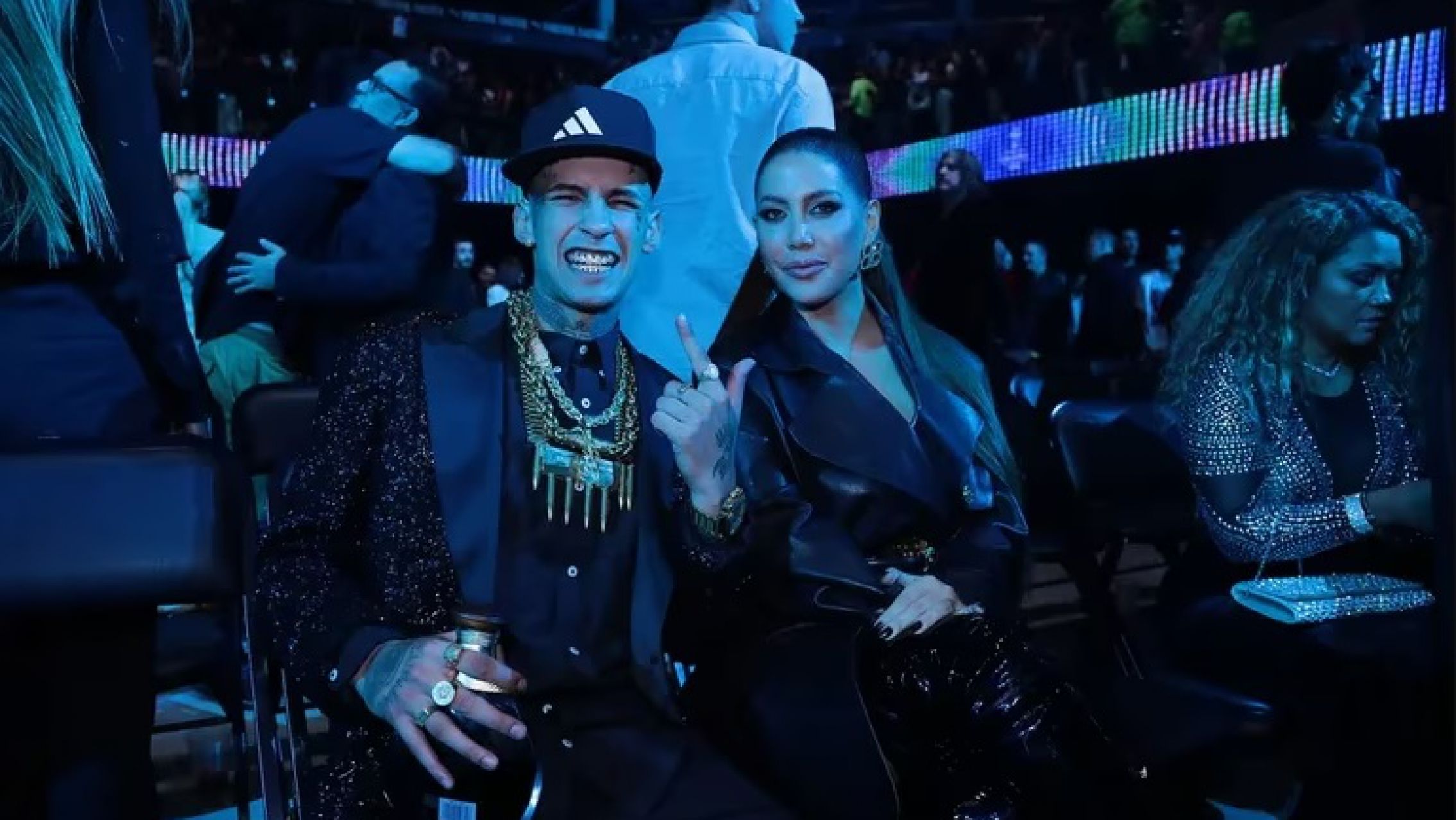 La noche alocada de Wanda Nara y L-Gante: show con dedicatoria, fiesta y un sugerente cambio de ropa