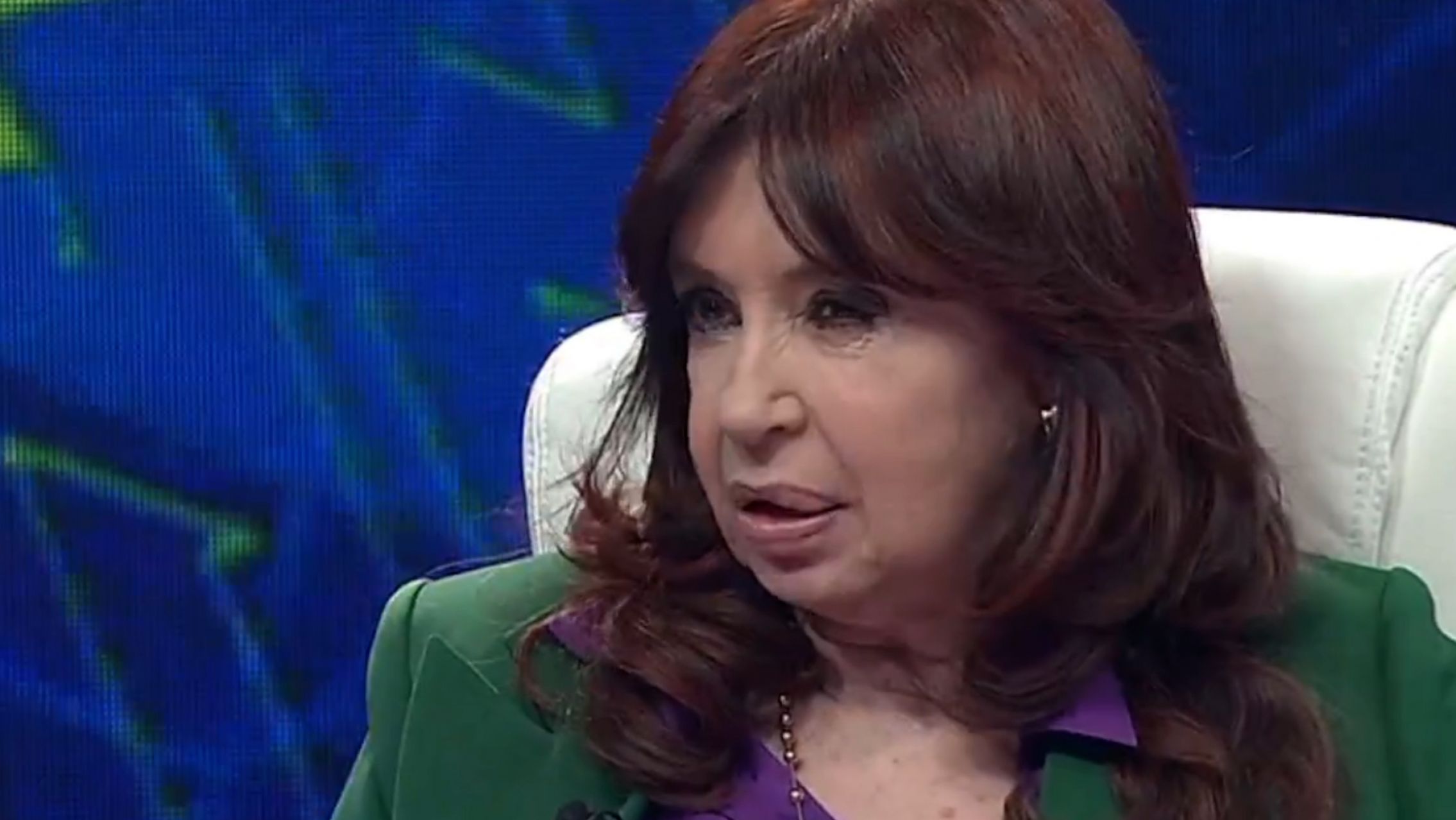 Cristina Kirchner ratificó que no será candidata y recalcó: "Estoy en libertad condicional"