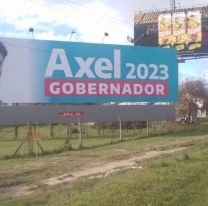 Antes de la definición de Cristina, lanzan carteles por la reelección de Kicillof como gobernador