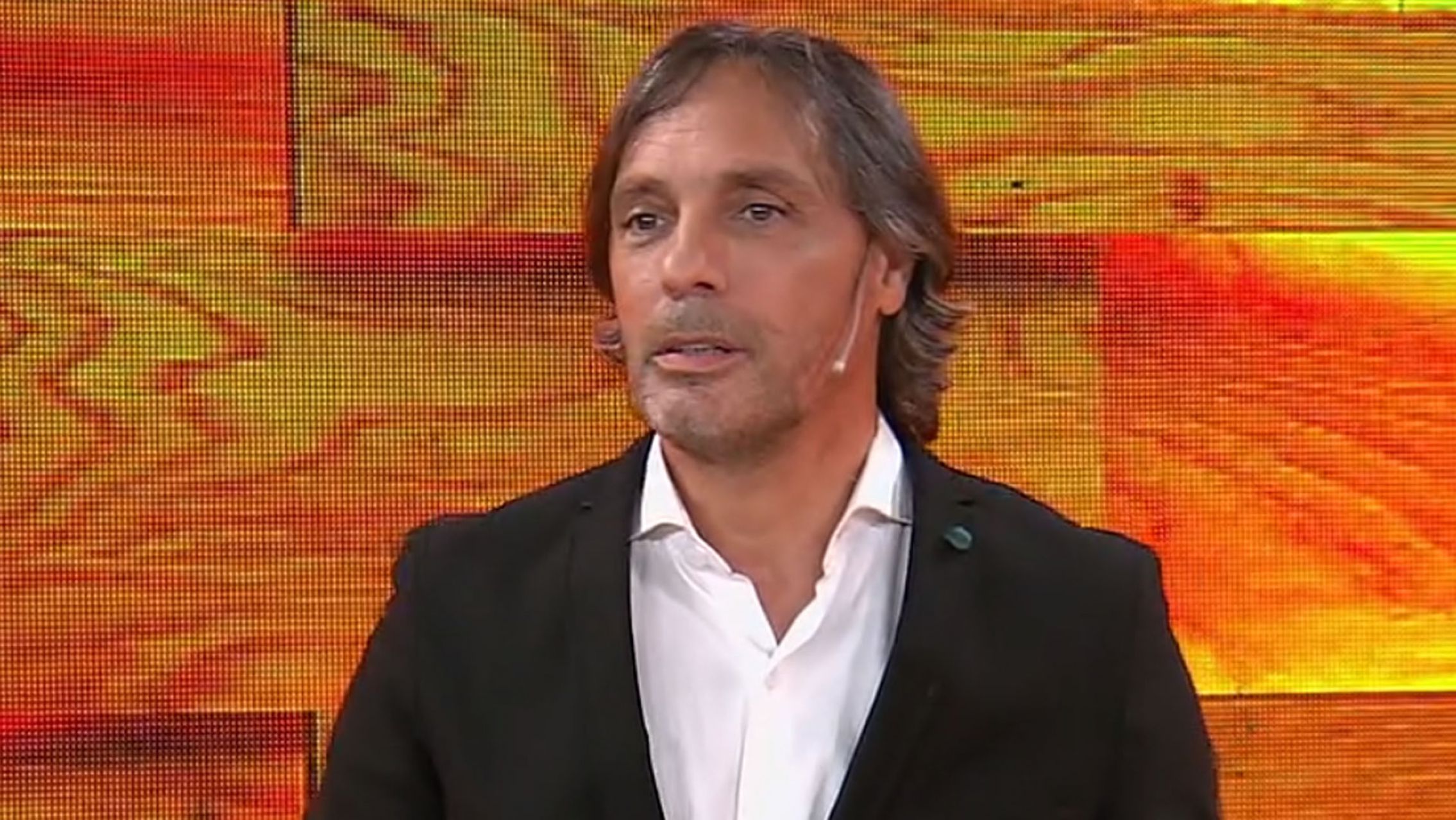 Gustavo López quiso colar a su hijo en la cancha de Arsenal, maltrató al personal del club y las redes estallaron acusándolo hasta de misógino