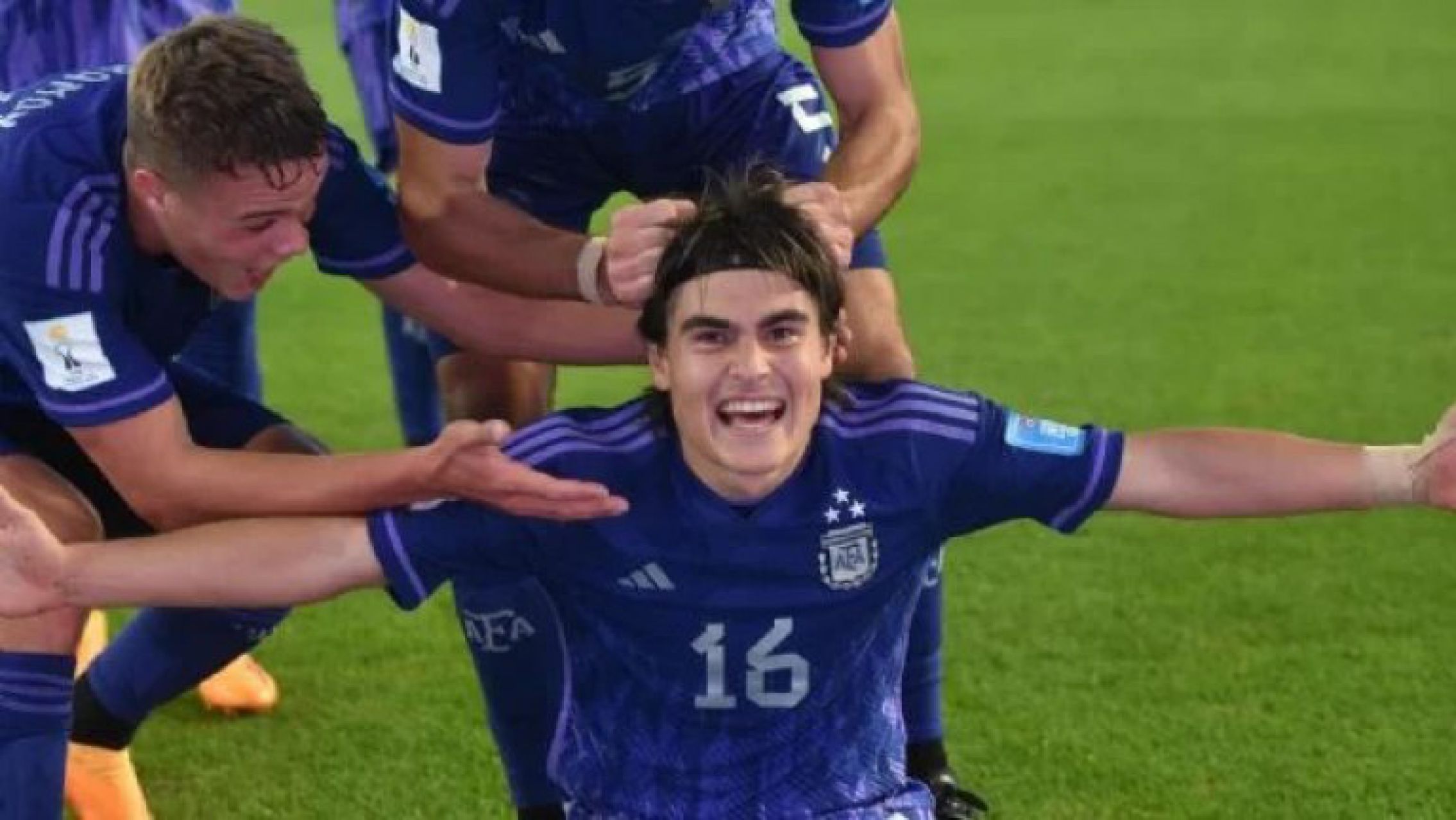 Decían que era "el nuevo Messi", pero en el Milan no tiene lugar