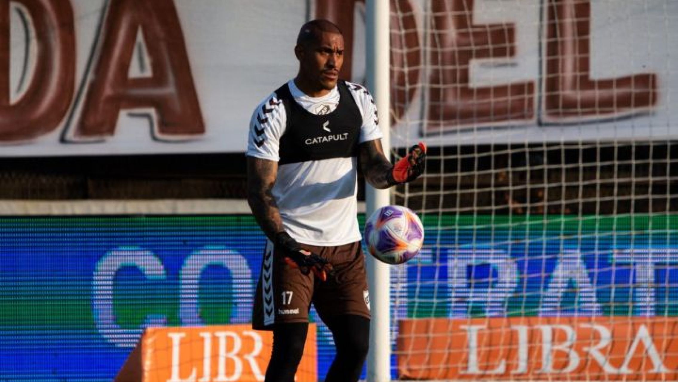 Liberaron al arquero de Platense después de estar una semana detenido por violencia de género